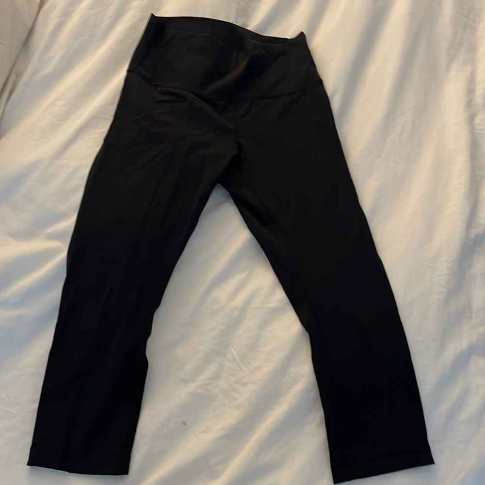 Wunder High-Rise Crop 21" size 8 LULU